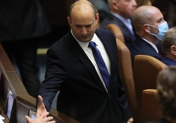 Ναφτάλι Μπένετ: Πενταπλάσια αντισώματα για τον κορωνοϊό με την 4η δόση εμβολίου