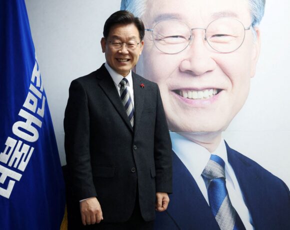 Νότια Κορέα – Υποψήφιος πρόεδρος υπόσχεται… θεραπείες κατά της τριχόπτωσης