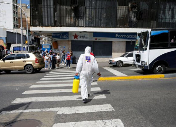 Ομικρον – Θα είναι η παραλλαγή η τελευταία πράξη της πανδημίας