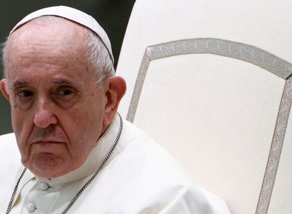 Πάπας Φραγκίσκος – Η βία εναντίον των γυναικών προσβάλλει τον Θεό