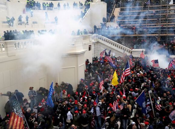 Τραμπ – Άνοιξε ο δρόμος για να αποκαλυφθούν οι συνομιλίες που είχε μετά την εισβολή στο Καπιτώλιο