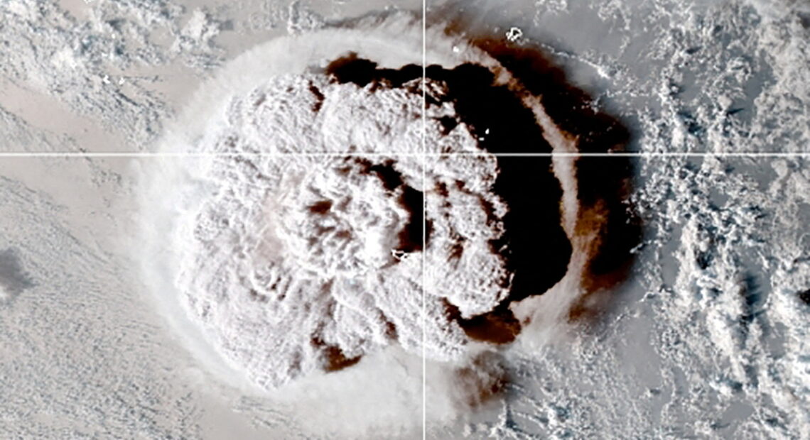 Τσουνάμι – Έφτασε στην Ιαπωνία μετά την έκρηξη του ηφαιστείου στα νησιά Τόνγκα, συναγερμός στη Χιλή