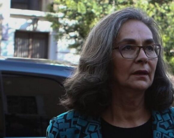 Υπουργέ βοήθεια, δεν τα βγάζω πέρα…