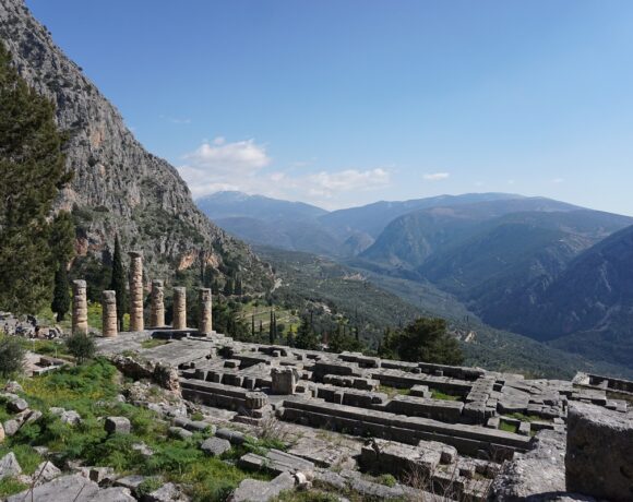 Greek Ministries Sign Moc To Protect Sites, Monuments From Climate Effects