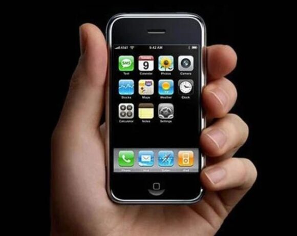 Iphone: 15 χρόνια από την πρώτη παρουσίαση του Steve Jobs