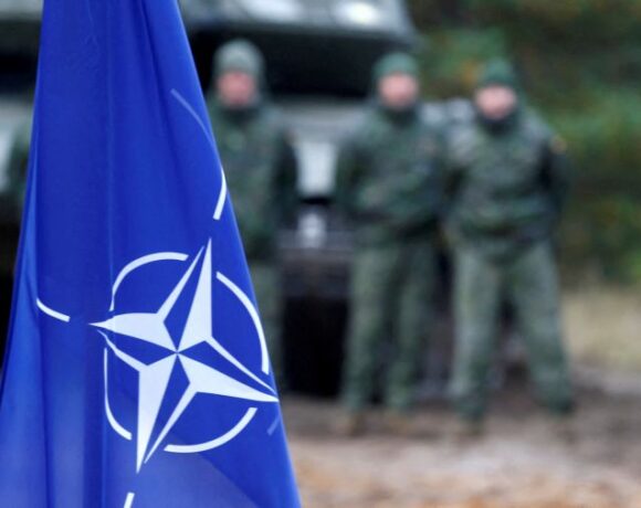 Nato: Δεν αποκλείει να στείλει κι άλλο στρατό στην ανατ