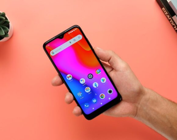 Tcl 205: Με Ai κάμερα και τη δύναμη του Android 11 Go