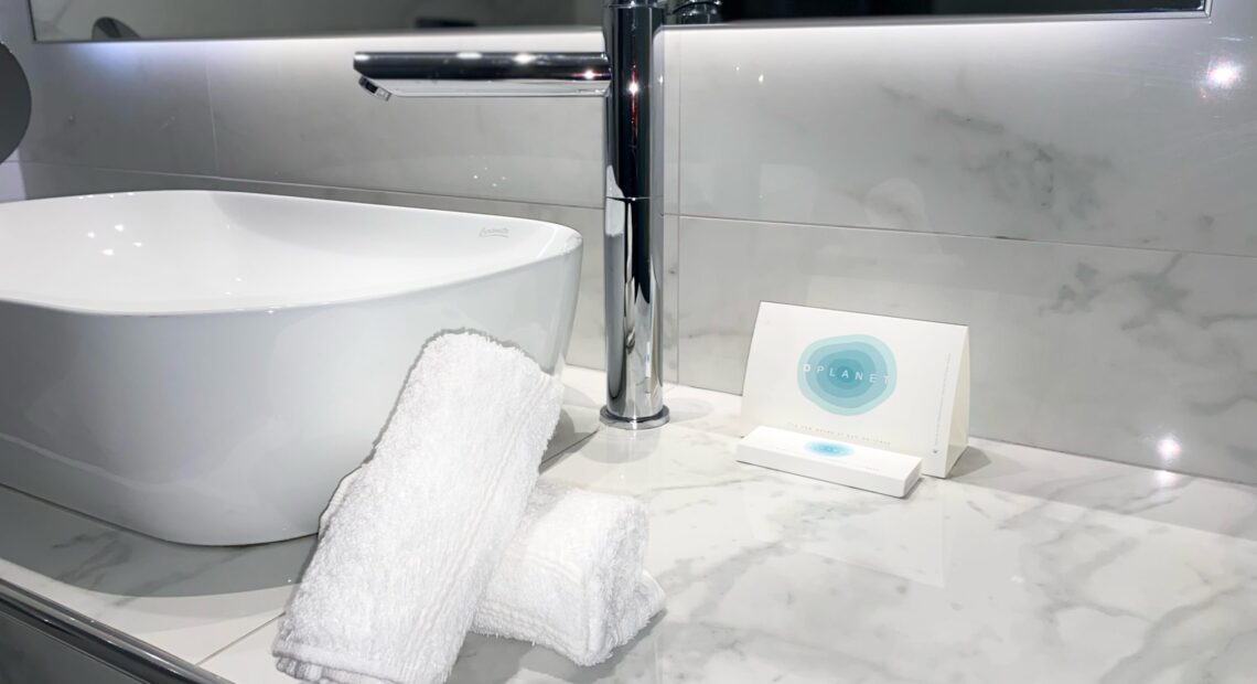 Antigon Urban Chic Hotel: Με απόλυτη επιτυχία το λανσάρισμα των οικολογικών Amenities dplanet | Τι λένε οι πελάτες του εμβληματικού 5στερου Boutique ξενοδοχείου