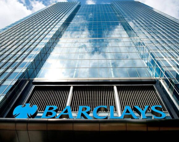 Barclays: Υπάρχει ακόμη περιθώριο πτώσης για τον S&p 500 παρά το Rebound