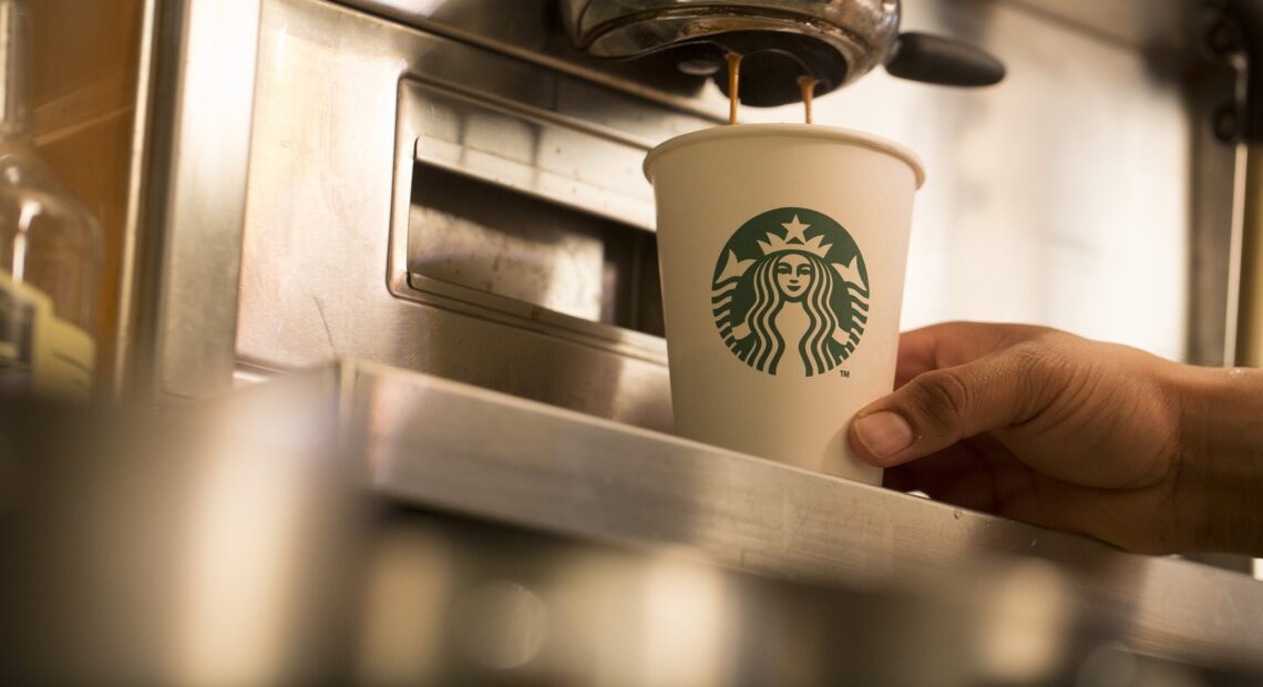 Έρχεται νέα αύξηση τιμών και στα Starbucks
