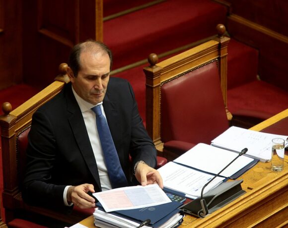 Βουλή: Ψηφίστηκε η φοροαπαλλαγή του πτητικού επιδόματος και η εξόφληση των οφειλών σε 48 δόσεις