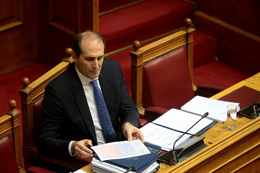 Βουλή: Ψηφίστηκε η φοροαπαλλαγή του πτητικού επιδόματος και η εξόφληση των οφειλών σε 48 δόσεις