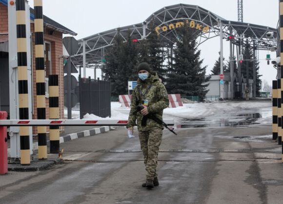 Βρετανία: Σε ετοιμότητα είναι οι ρωσικές δυνάμεις στα σύνορα με την Ουκρανία