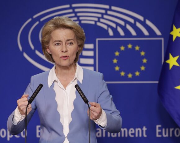 ΕΕ: Οι Βρυξέλλες έχουν έτοιμο πακέτο κυρώσεων εναντίον της Ρωσίας εφόσον χρειαστεί