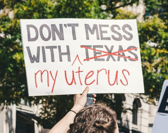 ΗΠΑ: Πέντε φορές πάνω η δημόσια χρηματοδότηση σε κέντρα κατά των αμβλώσεων