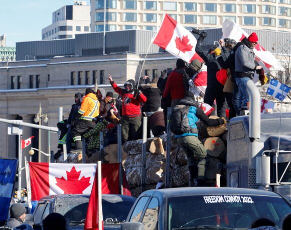 Οτάβα: Πώς κατάφεραν οι αντιεμβολιαστές να καταλάβουν την πρωτεύουσα του Καναδά
