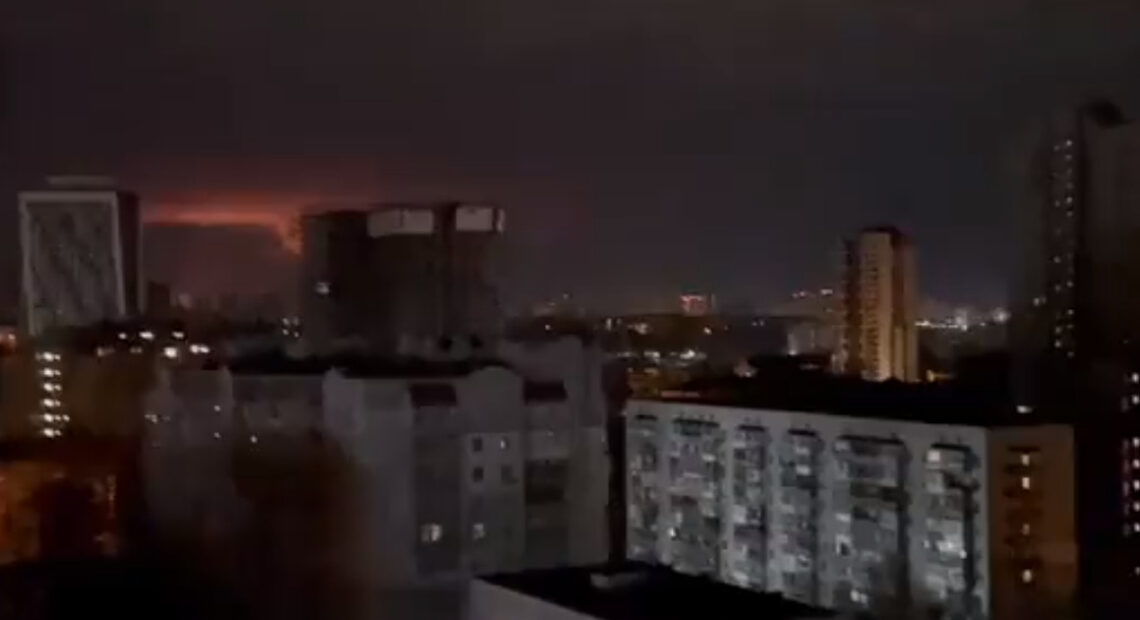 Ουκρανία: Εφιαλτική νύχτα με βομβαρδισμούς σε Κίεβο και Χάρκοβο – Χτυπήθηκαν διυλιστήριο και αγωγός φυσικού αερίου