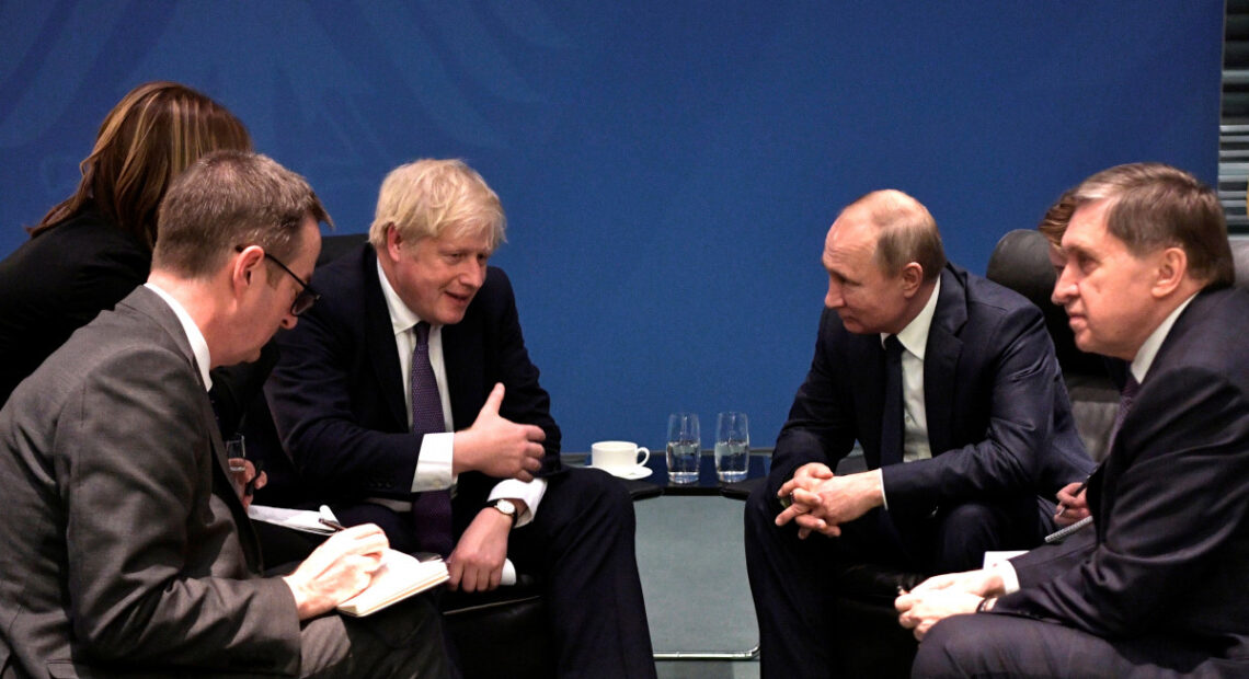 Ουκρανία: Νέα επικοινωνία Πούτιν και Τζόνσον για την κρίση – Συμφώνησαν να συνεχιστεί ο διάλογος