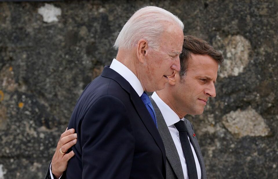 Ουκρανικό: Νέα συνομιλία Μακρόν – Μπάιντεν ενόψει του ταξιδιού στη Μόσχα