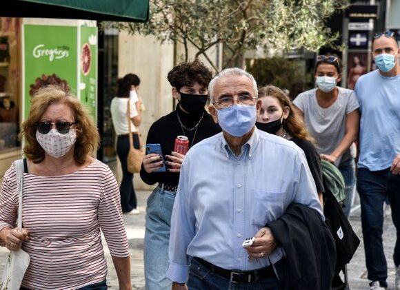 Παγώνη: Πότε θα πετάξουμε τις μάσκες – Τι ισχύει για την 3η δόση (vid)