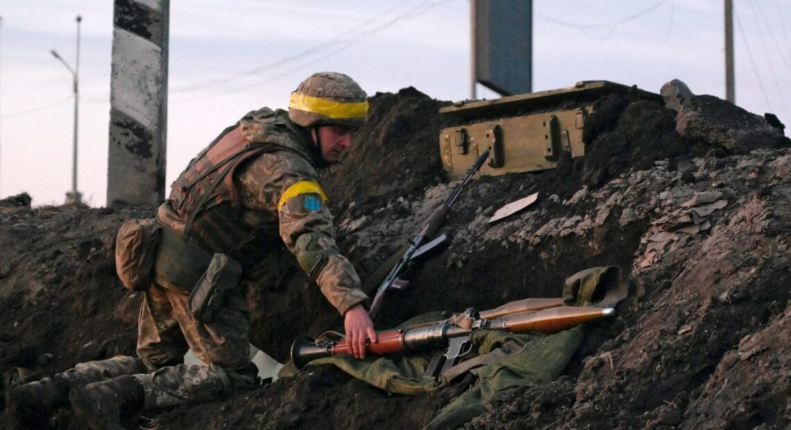 Πόλεμος στην Ουκρανία: Ο Ζελένσκι κήρυξε γενική επιστράτευση
