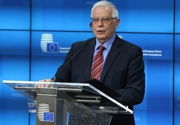 Πόλεμος στην Ουκρανία: Πούτιν και Λαβρόφ στο δεύτερο πακέτο κυρώσεων της ΕΕ