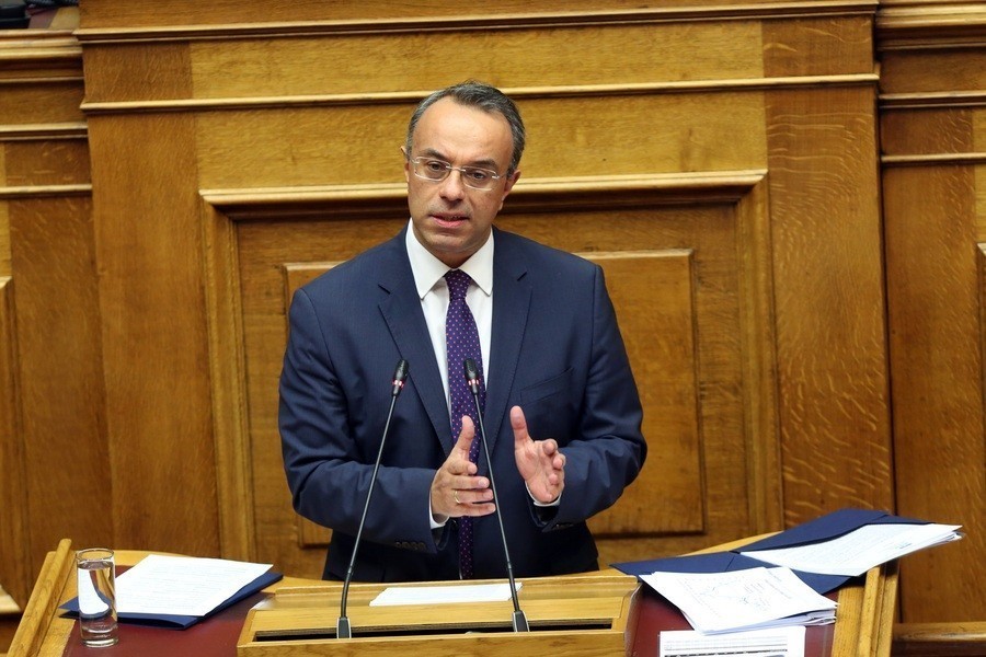 Σταϊκούρας: Ανοιχτό το ενδεχόμενο να μειωθεί ο ΦΠΑ στα τρόφιμα