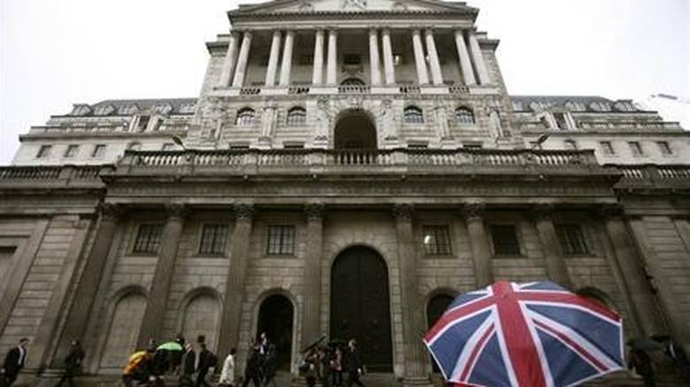 Τράπεζα της Αγγλίας: Αύξηση στο βασικό επιτόκιο – Η πρώτη διαδοχική αύξηση μετά το 2004