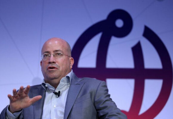 Cnn: Η κρυφή σχέση που «έριξε» τον πρόεδρο του δικτύου από τη θέση του