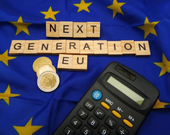 Greece Ready to Receive First Payment from NextGenerationEU, Says Commission