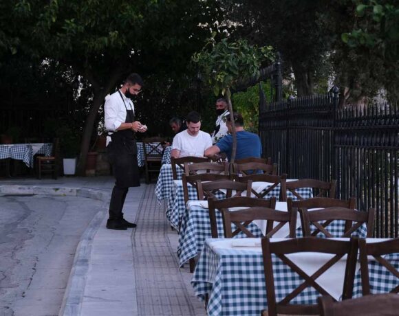 Greece To Lift Covid 19 Measures For The Vaccinated By End Of March