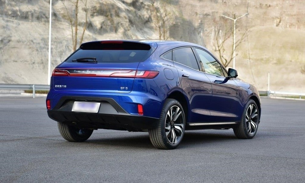 Huawei: Κατά πόσο ισχύει ότι θα κατασκευάσει αυτοκίνητο ο τεχνολογικός κολοσσός