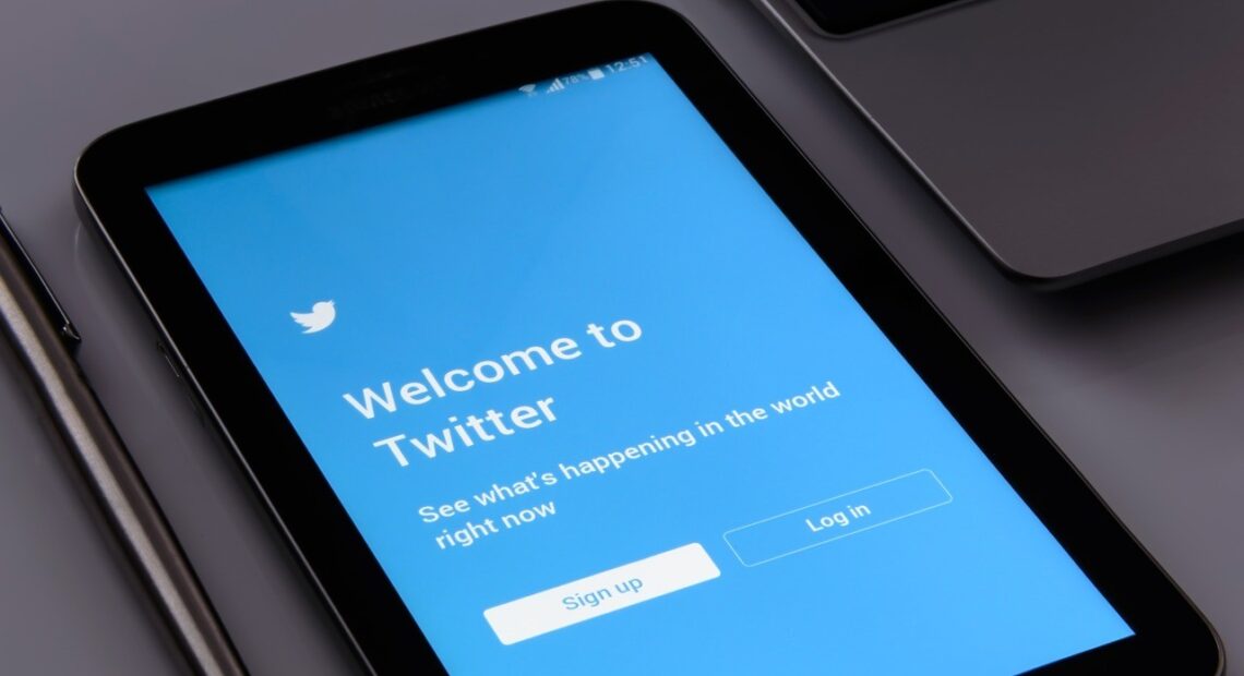 Twitter: Επιβάλλει περιορισμούς στον ιστότοπό του στη Ρωσία
