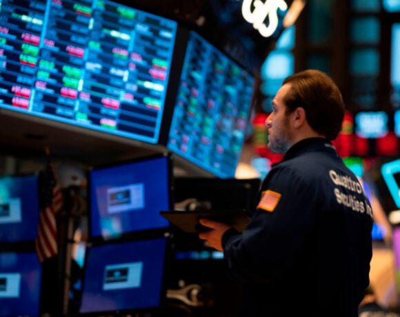 Wall Street: Πιέσεις στη «σκιά» της ρωσο ουκρανικής κρίσης