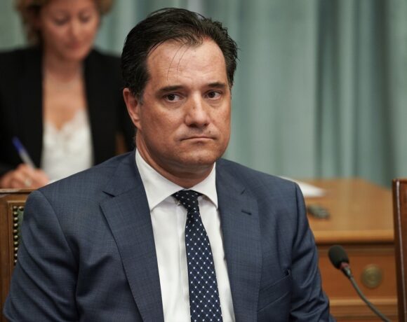 Άδωνις Γεωργιάδης: «Η Κυβέρνηση εξετάζει περισσότερες δόσεις για την αποπληρωμή της επιστρεπτέας»