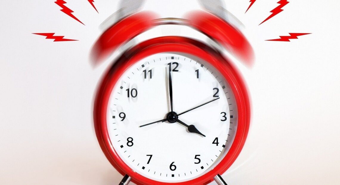Αλλαγή ώρας 2022: Πότε γυρίζουμε τους δείκτες στα ρολόγια μία ώρα μπροστά