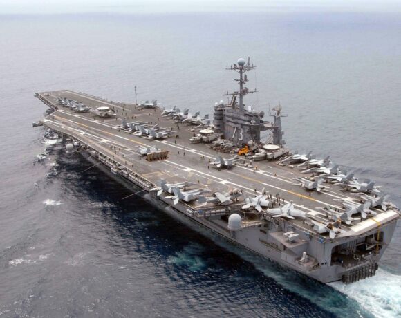 Αμερικανικό αεροπλανοφόρο πουλήθηκε για μόλις 1 δολάριο – Είχε συγκρουστεί με σοβιετικό υποβρύχιο