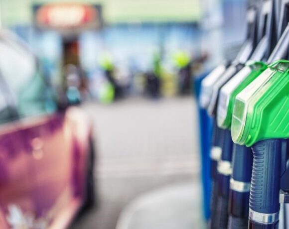 ΕΕ: Πώς οι χώρες της αντιμετωπίζουν την πρωτοφανή άνοδο του κόστους καυσίμων