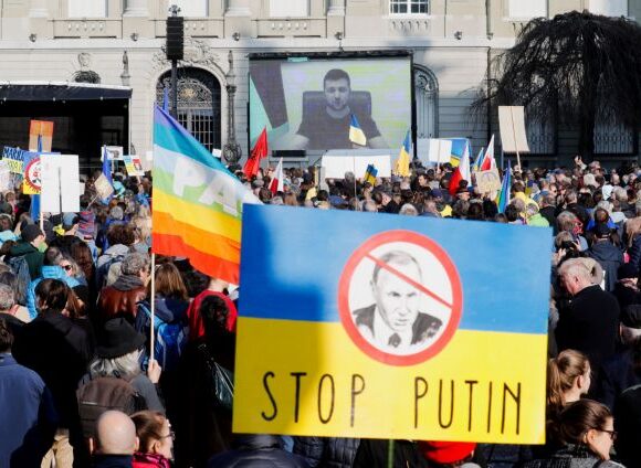 Ζελένσκι προς Ελβετία: Παγώστε τα περιουσιακά στοιχεία των Ρώσων ολιγαρχών