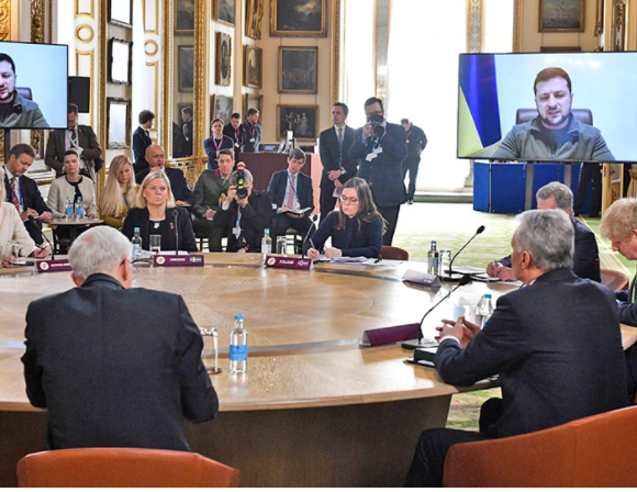 Ζελένσκι προς την Ευρώπη: Αν δεν σταματήσουμε τη ρωσική πολεμική μηχανή θα έρθουν σε εσάς