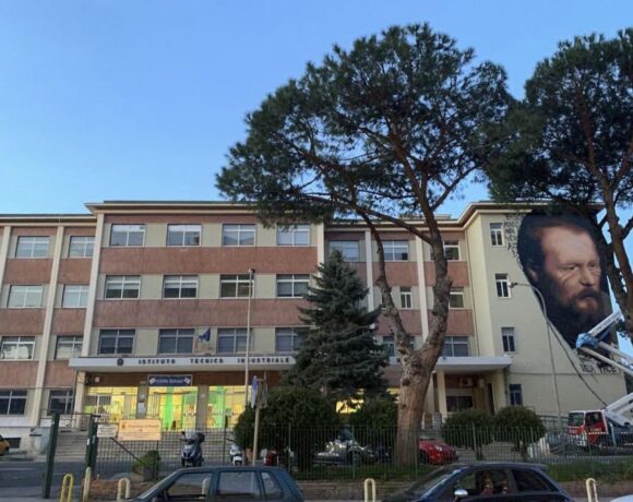 Ιταλία: «Έκοψαν» τον Ντοστογιέφσκι από το πανεπιστήμιο του Μιλάνου – Αντιδράσεις και μια τοιχογραφία του Ρώσου συγγραφέα