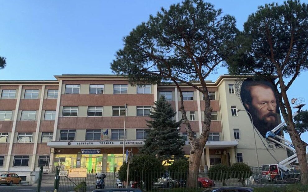 Ιταλία: «Έκοψαν» τον Ντοστογιέφσκι από το πανεπιστήμιο του Μιλάνου – Αντιδράσεις και μια τοιχογραφία του Ρώσου συγγραφέα