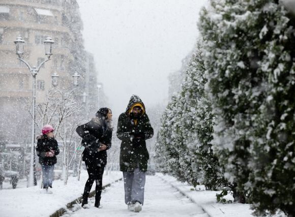 Καιρός 12/03/2022: Πού θα χιονίσει τις επόμενες ώρες (vids + Live χάρτης)