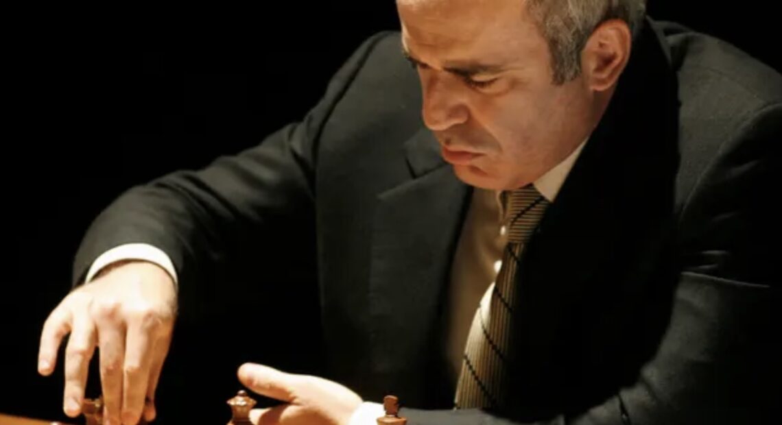 Κασπάροφ: Γιατί ο Πούτιν δεν μπορεί να κάνει… ματ στην Ουκρανία