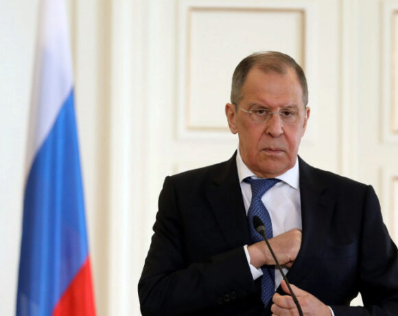 Λαβρόφ: Οι ΗΠΑ θέλουν τον κόσμο αμερικάνικο σαλούν – Η αποναζιστικοποίηση της Ουκρανίας είναι απόλυτη απαίτηση