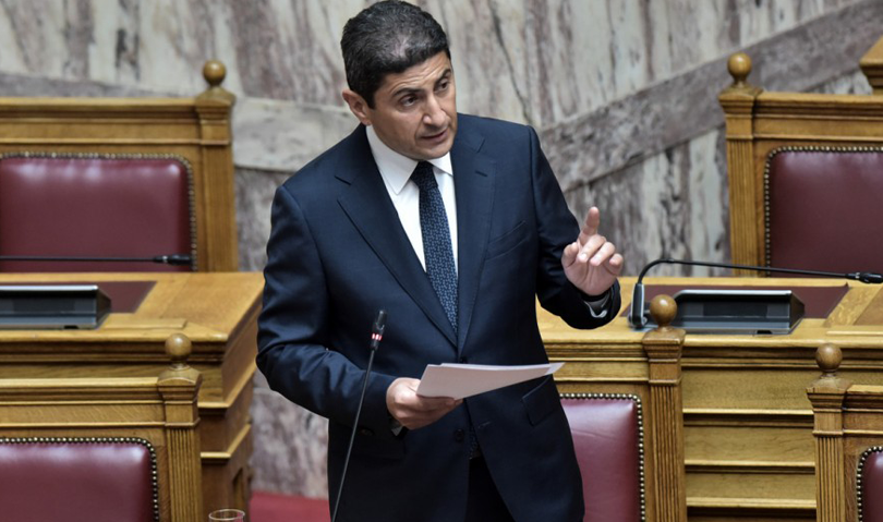 Με ρεκόρ ψήφων και τη στήριξη ΚΙΝΑΛ πέρασε ο νόμος Αυγενάκη
