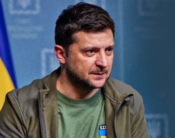 Ουκρανία: ‘Εθεσε εκτός νόμου 11 κόμματα – Κατηγορίες για συνέργεια με τη Ρωσία και ευρωσκεπτικισμό