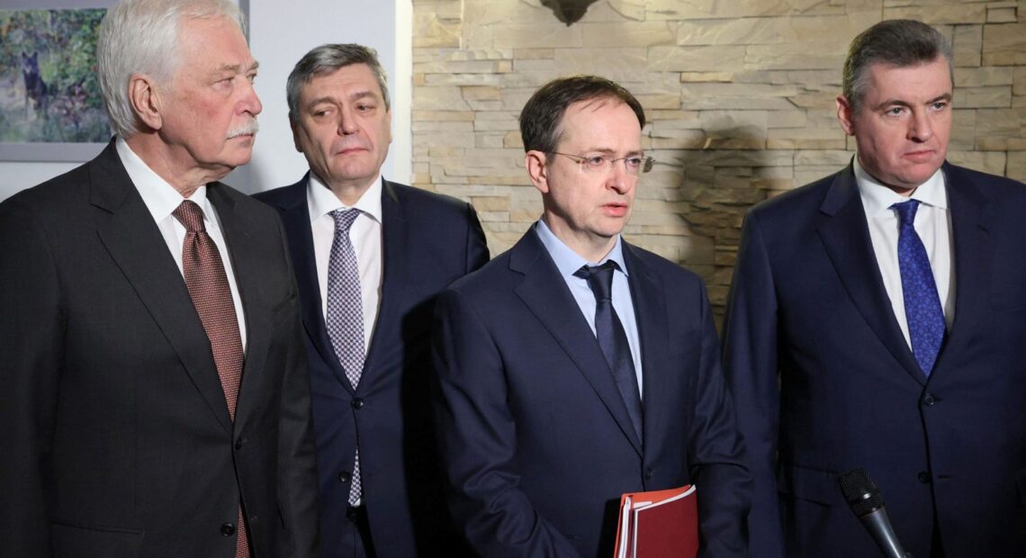 Ουκρανία: Τι προτείνει για το καθεστώς ουδετερότητας το Κίεβο σύμφωνα με τον Ρώσο διαπραγματευτή