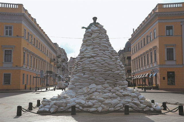 Ουκρανία: Sos για τους ανεκτίμητους πολιτιστικούς θησαυρούς