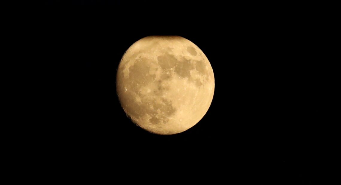 Πανσέληνος Μαρτίου 2022: Πότε πραγματοποιείται – Γιατί την αποκαλούν «Φεγγάρι του Σκουληκιού»